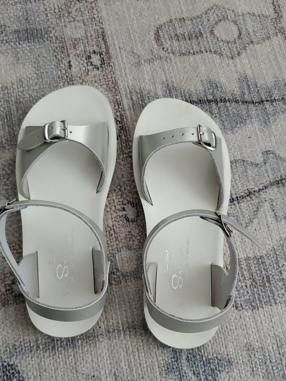 Sun-San Surfer Silver Leather Water Friendly Kids Buckle Sandals Shoes Sz2